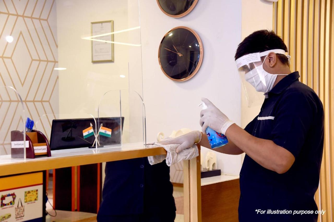Vaccinated Staff - Collection O 13595 Vt Residency Hotel Bangalore Eksteriør billede