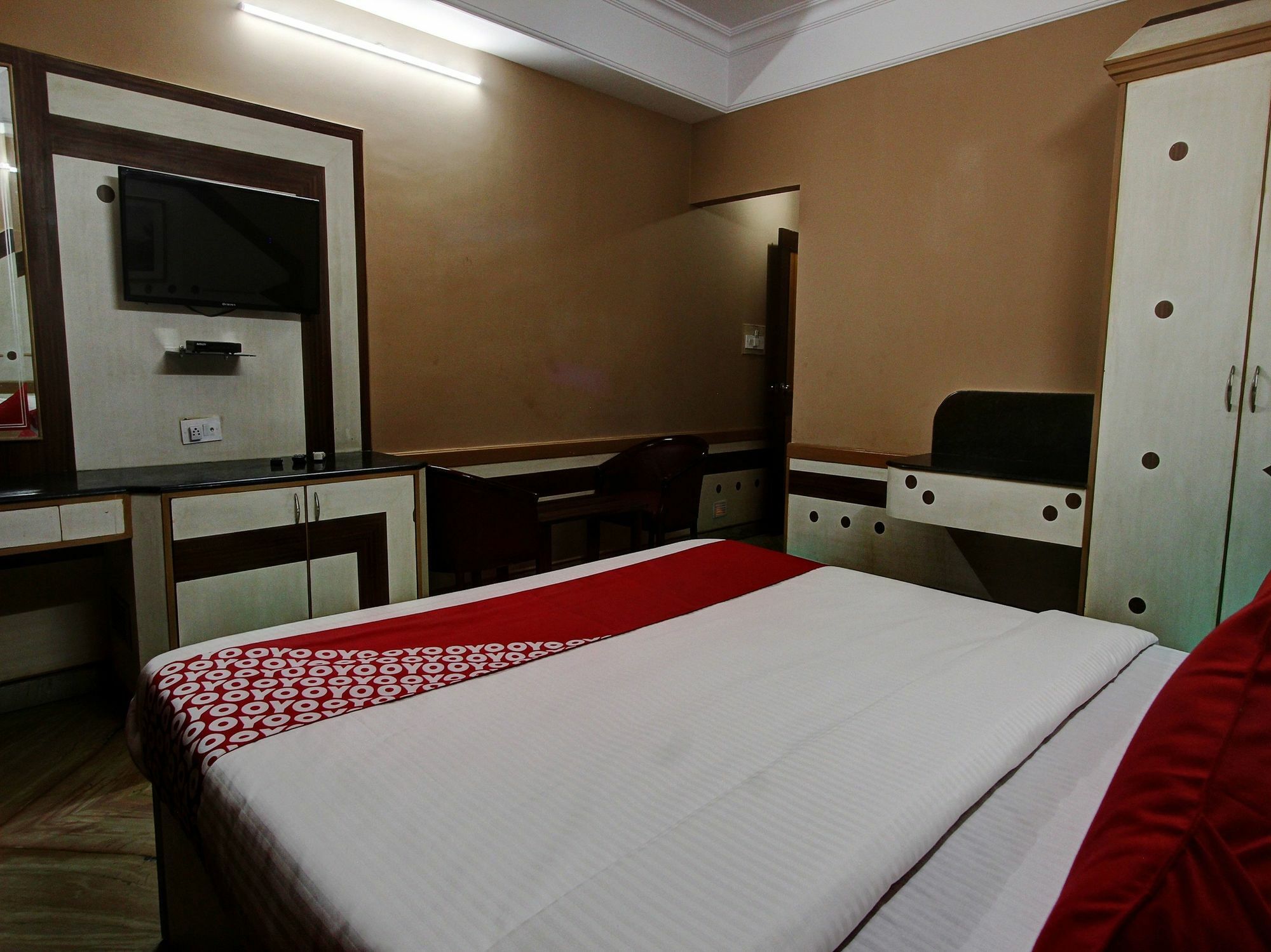 Vaccinated Staff - Collection O 13595 Vt Residency Hotel Bangalore Eksteriør billede